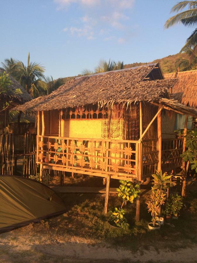 Seafront Cottage Ocam Ocam Beach باسانغا المظهر الخارجي الصورة